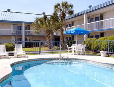 Days Inn By Wyndham Adel I-75 Exterior photo